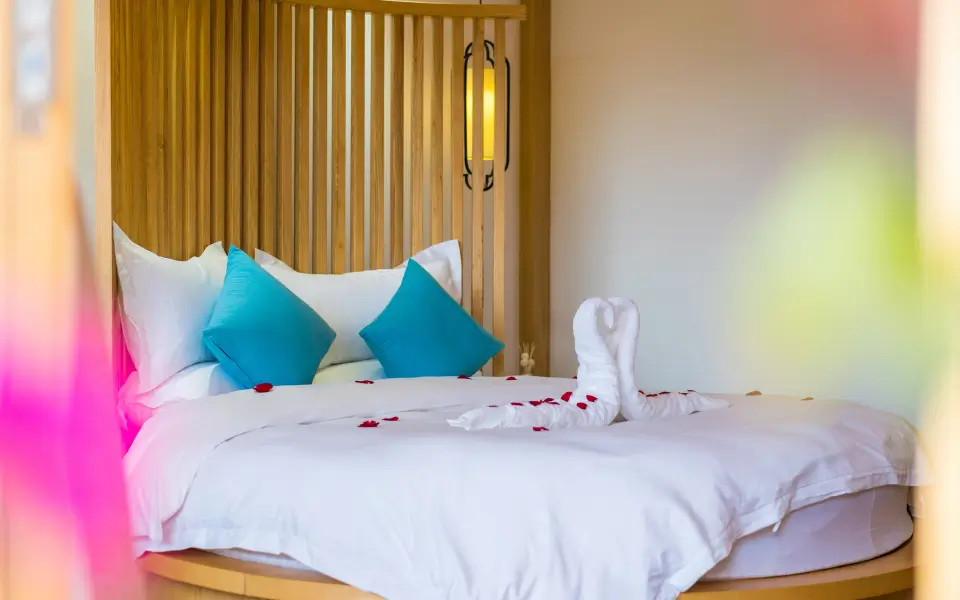 Romantic Honeymoon Suite